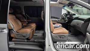 Hyundai Staria 4WD Lounge 7-Seater 2025 года из Южной Кореи