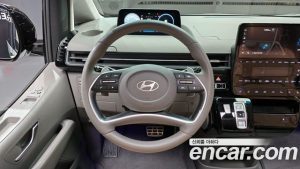 Hyundai Staria 4WD Lounge 7-Seater 2025 года из Южной Кореи