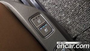 Hyundai Staria 4WD Lounge 7-Seater 2025 года из Южной Кореи