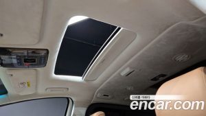 Hyundai Staria 4WD Lounge 7-Seater 2025 года из Южной Кореи