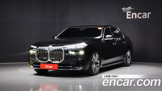 BMW i7 xDrive 60 Design Pure Excellence 2023 года из Кореи