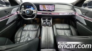 BMW i7 xDrive 60 Design Pure Excellence 2023 года из Южной Кореи