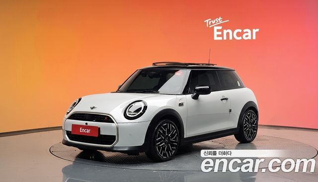 Mini Cooper Favoured 2025 года из Кореи