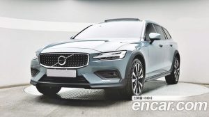 Volvo V60 B5 ULTIMATE AWD 2023 года из Южной Кореи