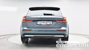 Volvo V60 B5 ULTIMATE AWD 2023 года из Южной Кореи