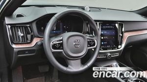 Volvo V60 B5 ULTIMATE AWD 2023 года из Южной Кореи