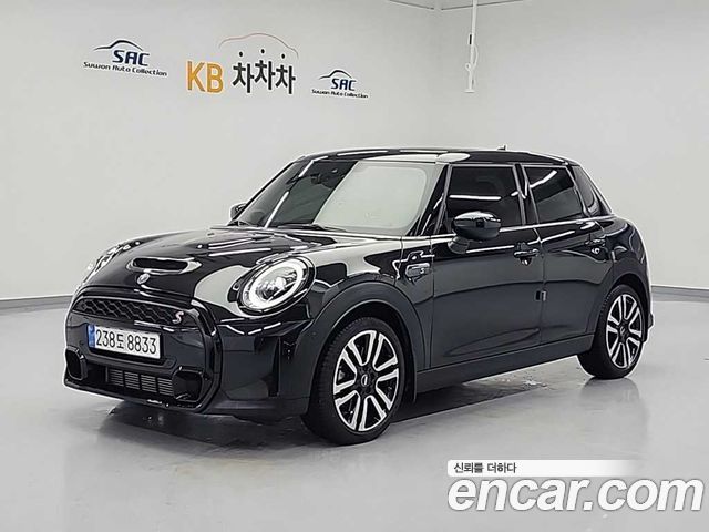 Mini Cooper 5Door CLASSIC 2024 года из Кореи