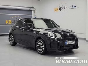 Mini Cooper 5Door CLASSIC 2024 года из Южной Кореи