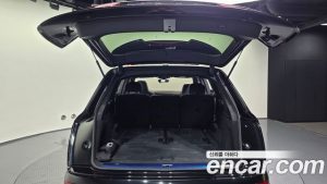 Audi Q7 55 TFSI 4WD Premium 2023 года из Южной Кореи