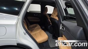 Volvo XC60 B5 Ultra Bright 2025 года из Южной Кореи