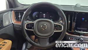 Volvo XC60 B5 Ultra Bright 2025 года из Южной Кореи