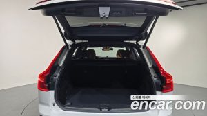 Volvo XC60 B5 Ultra Bright 2025 года из Южной Кореи