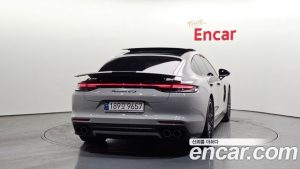 Porsche Panamera 4.0 GTS 2023 года из Южной Кореи