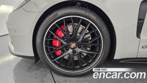 Porsche Panamera 4.0 GTS 2023 года из Южной Кореи