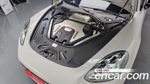 Porsche Panamera 4.0 GTS 2023 года из Южной Кореи