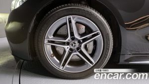 Mercedes-Benz S-Class S400 d 4MATIC 2023 года из Южной Кореи