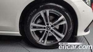 Mercedes-Benz E-Class E250 Avantgarde 2023 года из Южной Кореи