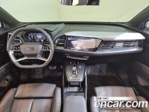 Audi Q4 e-tron 45 Premium Sportback 2025 года из Южной Кореи