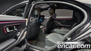 Mercedes-Benz S-Class S500L 4MATIC 2023 года из Южной Кореи