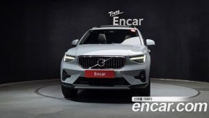 Volvo XC40 B4 Ultra Bright 2025 года из Южной Кореи