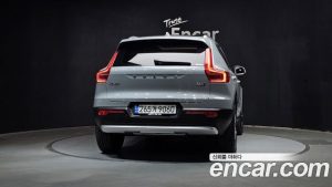 Volvo XC40 B4 Ultra Bright 2025 года из Южной Кореи