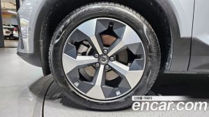 Volvo XC40 B4 Ultra Bright 2025 года из Южной Кореи