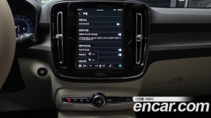 Volvo XC40 B4 Ultra Bright 2025 года из Южной Кореи