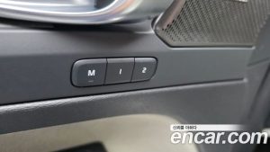 Volvo XC40 B4 Ultra Bright 2025 года из Южной Кореи