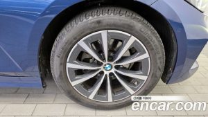 BMW 3-Series 320i 2023 года из Южной Кореи