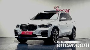 BMW X5 xDrive 45e xLine 2023 года из Южной Кореи