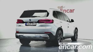 BMW X5 xDrive 45e xLine 2023 года из Южной Кореи