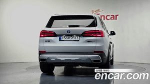 BMW X5 xDrive 45e xLine 2023 года из Южной Кореи