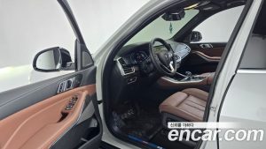 BMW X5 xDrive 45e xLine 2023 года из Южной Кореи