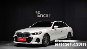 BMW 5-Series 520i M Sport 2024 года из Южной Кореи