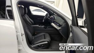 BMW 5-Series 520i M Sport 2024 года из Южной Кореи