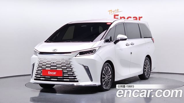 Lexus LM 500h Royal 2025 года из Кореи