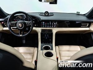 Porsche Taycan Base 2024 года из Южной Кореи