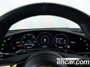 Porsche Taycan Base 2024 года из Южной Кореи
