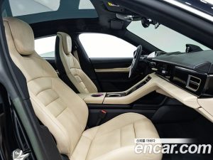 Porsche Taycan Base 2024 года из Южной Кореи