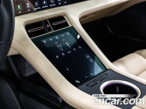 Porsche Taycan Base 2024 года из Южной Кореи