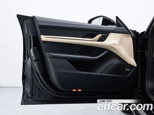 Porsche Taycan Base 2024 года из Южной Кореи