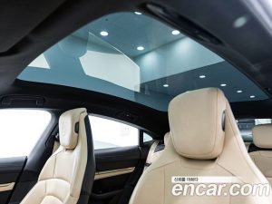 Porsche Taycan Base 2024 года из Южной Кореи