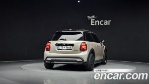 Mini Cooper CLASSIC Plus 2024 года из Южной Кореи