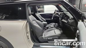 Mini Cooper CLASSIC Plus 2024 года из Южной Кореи