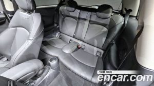 Mini Cooper CLASSIC Plus 2024 года из Южной Кореи