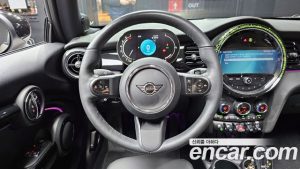 Mini Cooper CLASSIC Plus 2024 года из Южной Кореи