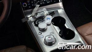Genesis GV70 2.5T Бензин 2WD 2025 года из Южной Кореи