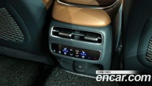 Genesis GV70 2.5T Бензин 2WD 2025 года из Южной Кореи