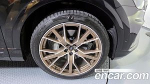 Audi Q8 50 TDI 4WD Exclusive 2023 года из Южной Кореи