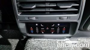 Audi Q8 50 TDI 4WD Exclusive 2023 года из Южной Кореи